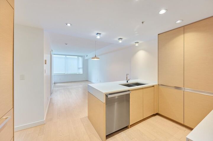 Property Photo: 508 W 29th Avenue 209 BC V5Z 2H7