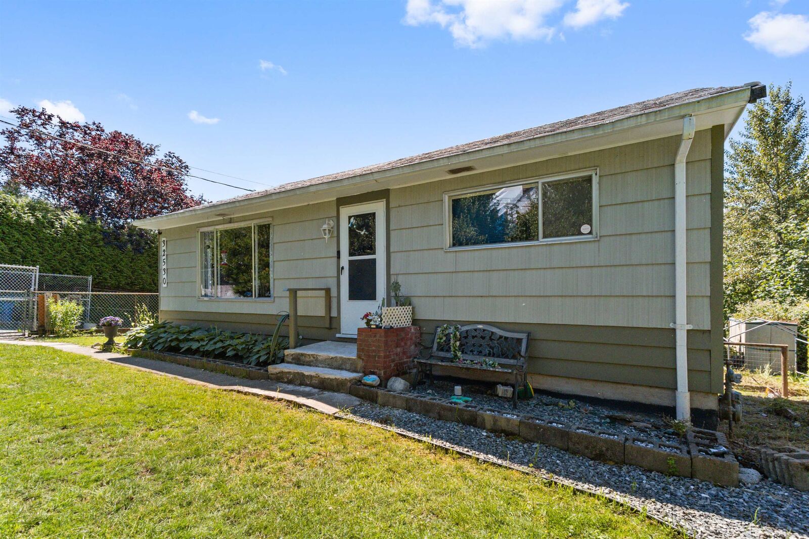 Property Photo:  32530 Fraser Crescent  BC V2V 1C6 