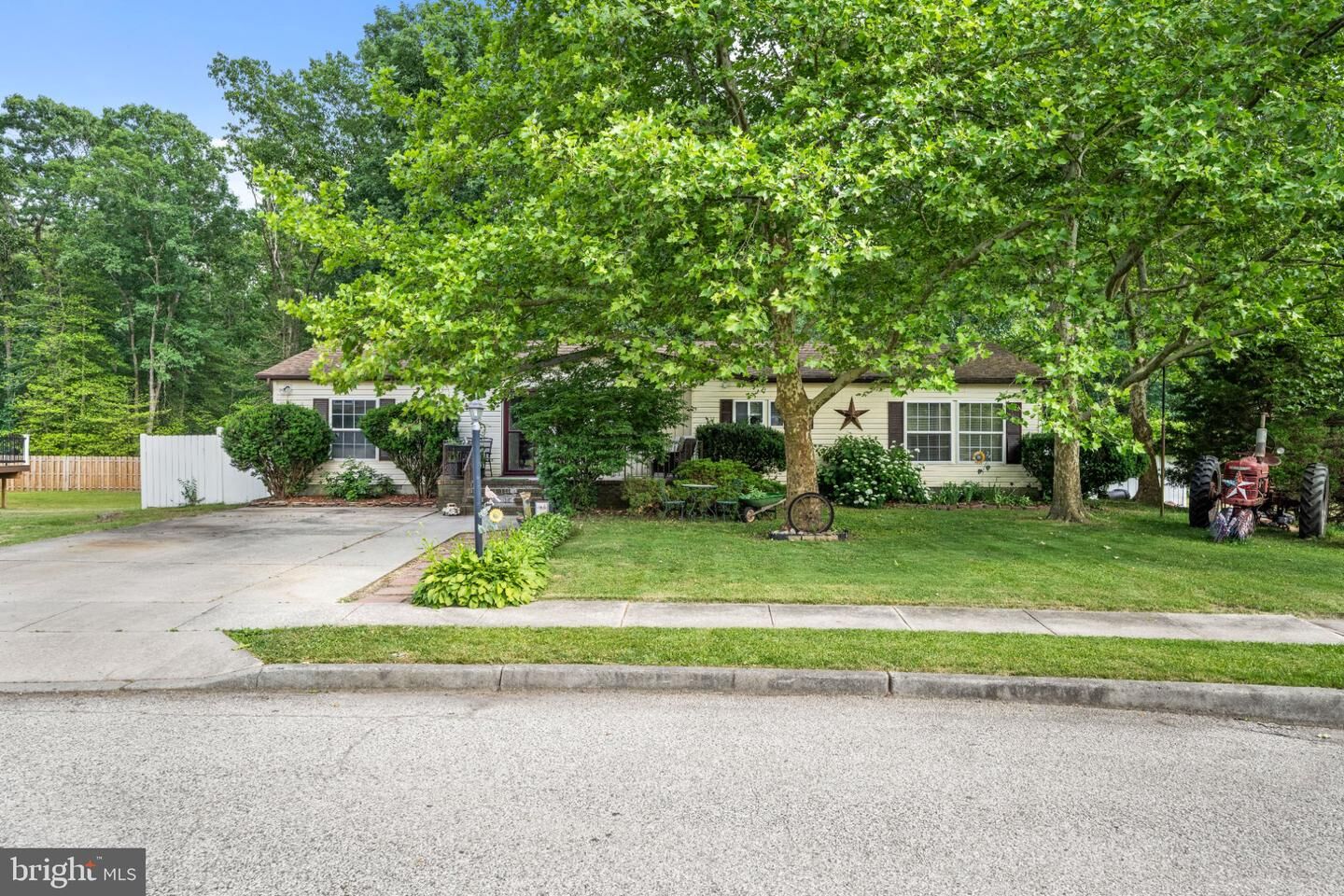 Property Photo:  212 Karen Drive  NJ 08094 