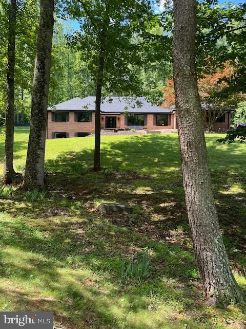 Property Photo:  5920 Hunton Wood Drive  VA 20137 