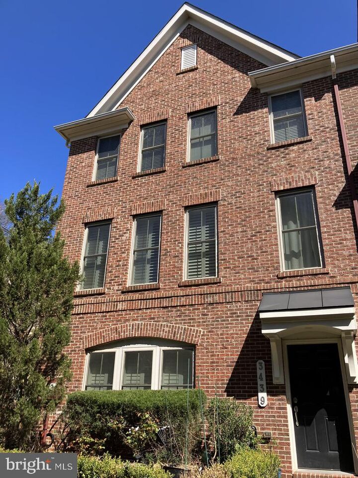 Property Photo:  3439 S Kemper Road  VA 22206 