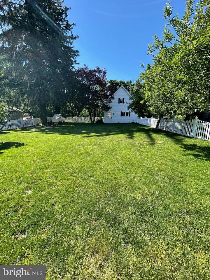Property Photo:  304 E Main Street  PA 17003 