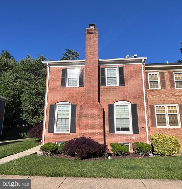 Property Photo: 7018 Bradwood Court VA 22151