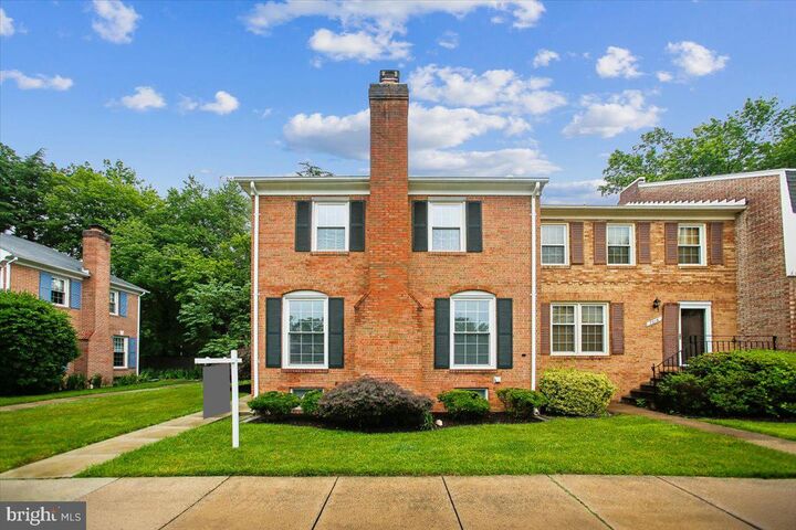 Property Photo:  7018 Bradwood Court  VA 22151 