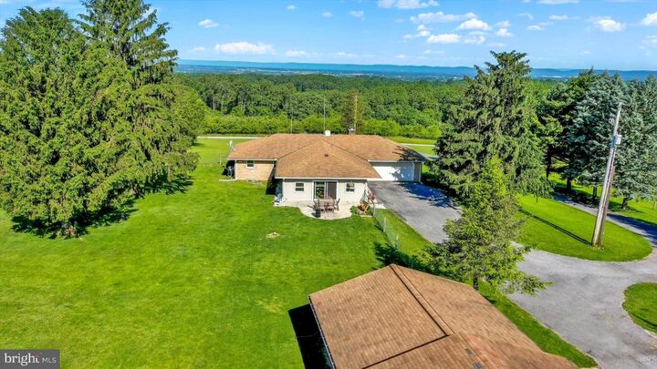 Property Photo: 307 Mountain Road PA 17339