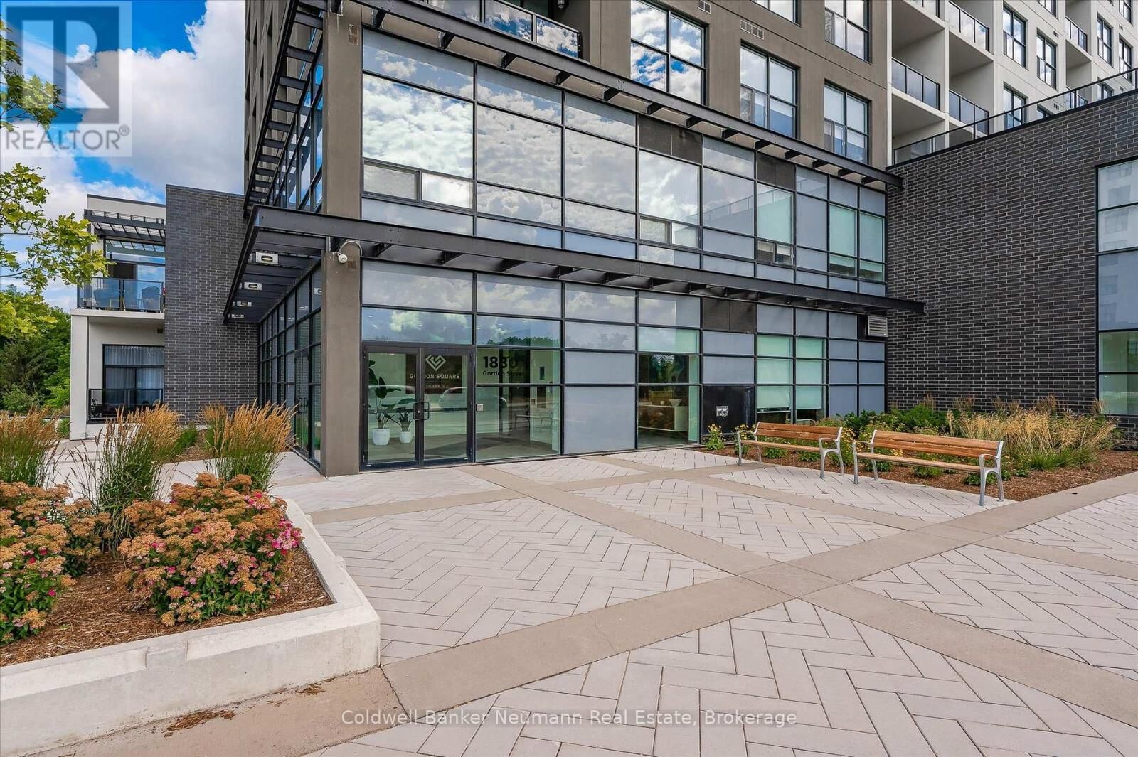 Property Photo:  1880 Gordon Street South 402  ON N1L 0P4 