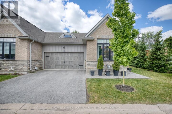 Property Photo:  1 Borden Trail  ON L3C 0H1 
