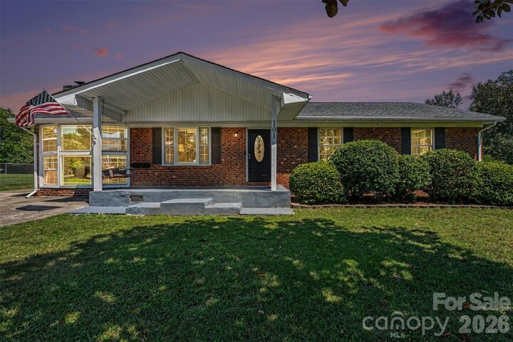 Property Photo: 101 E Chamblee Drive NC 28147