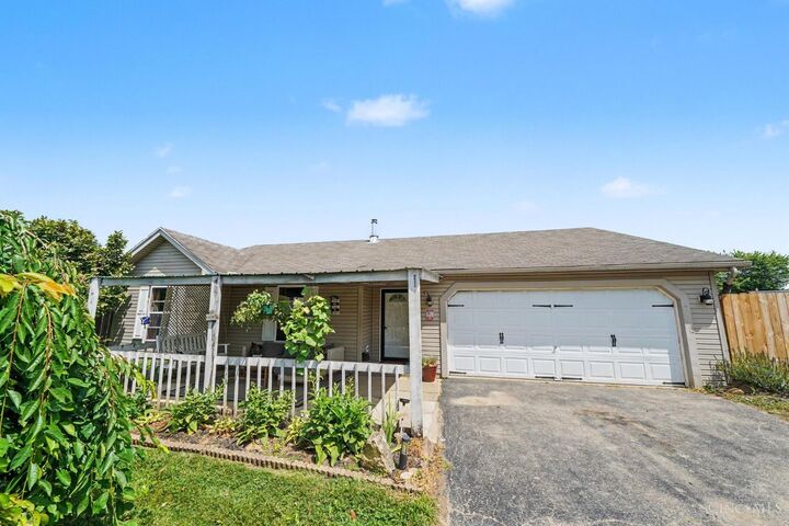 Property Photo: 415 Limerick OH 45142