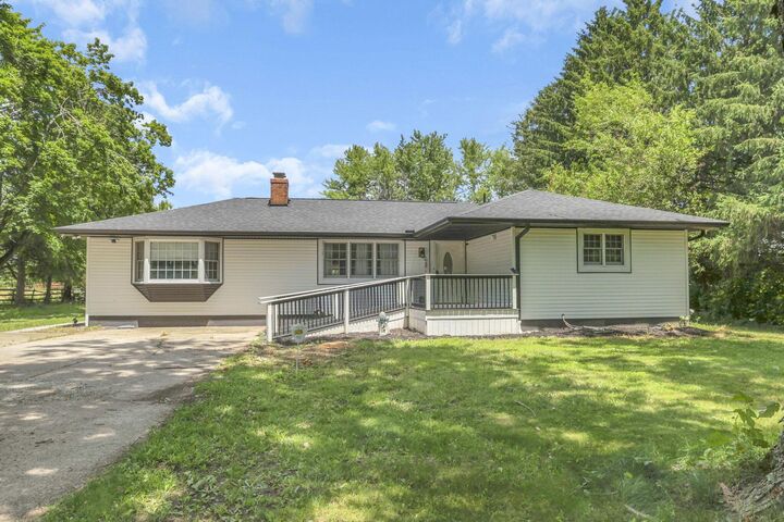 Property Photo: 5806 Blacklick Eastern NW Road OH 43147