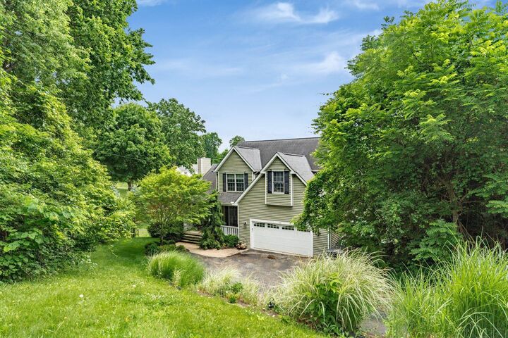 Property Photo: 170 Rose Drive OH 43023