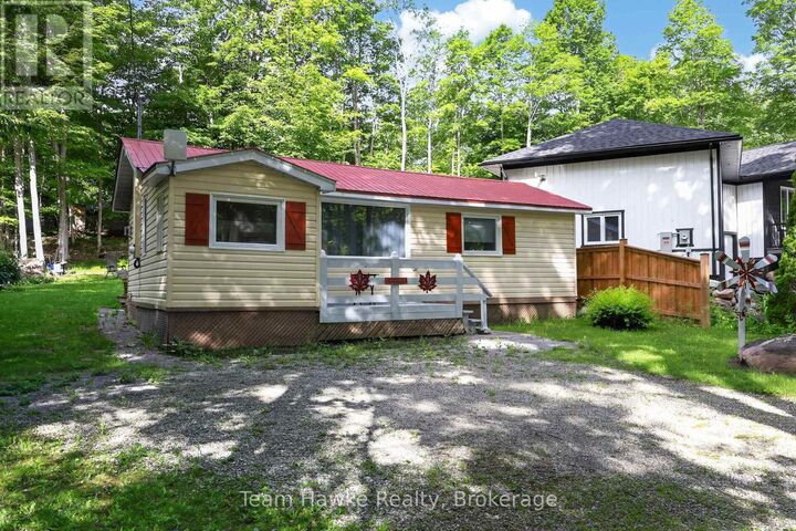 Property Photo:  48 McArthur Drive  ON L9M 1W9 