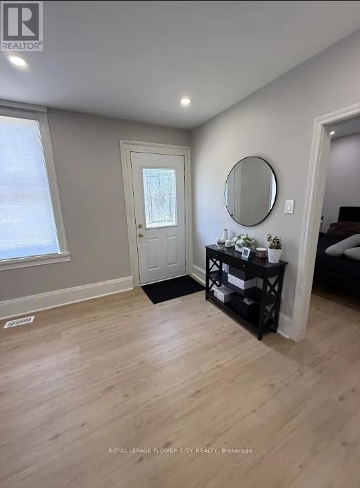 Property Photo:  80 Willow Street 1  ON L7E 3G3 
