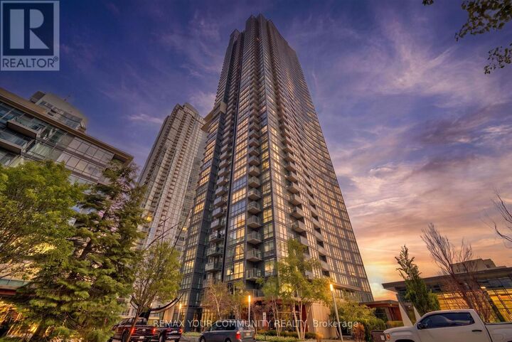 Property Photo: 11 Brunel Court 2809 ON M5V 3Y3