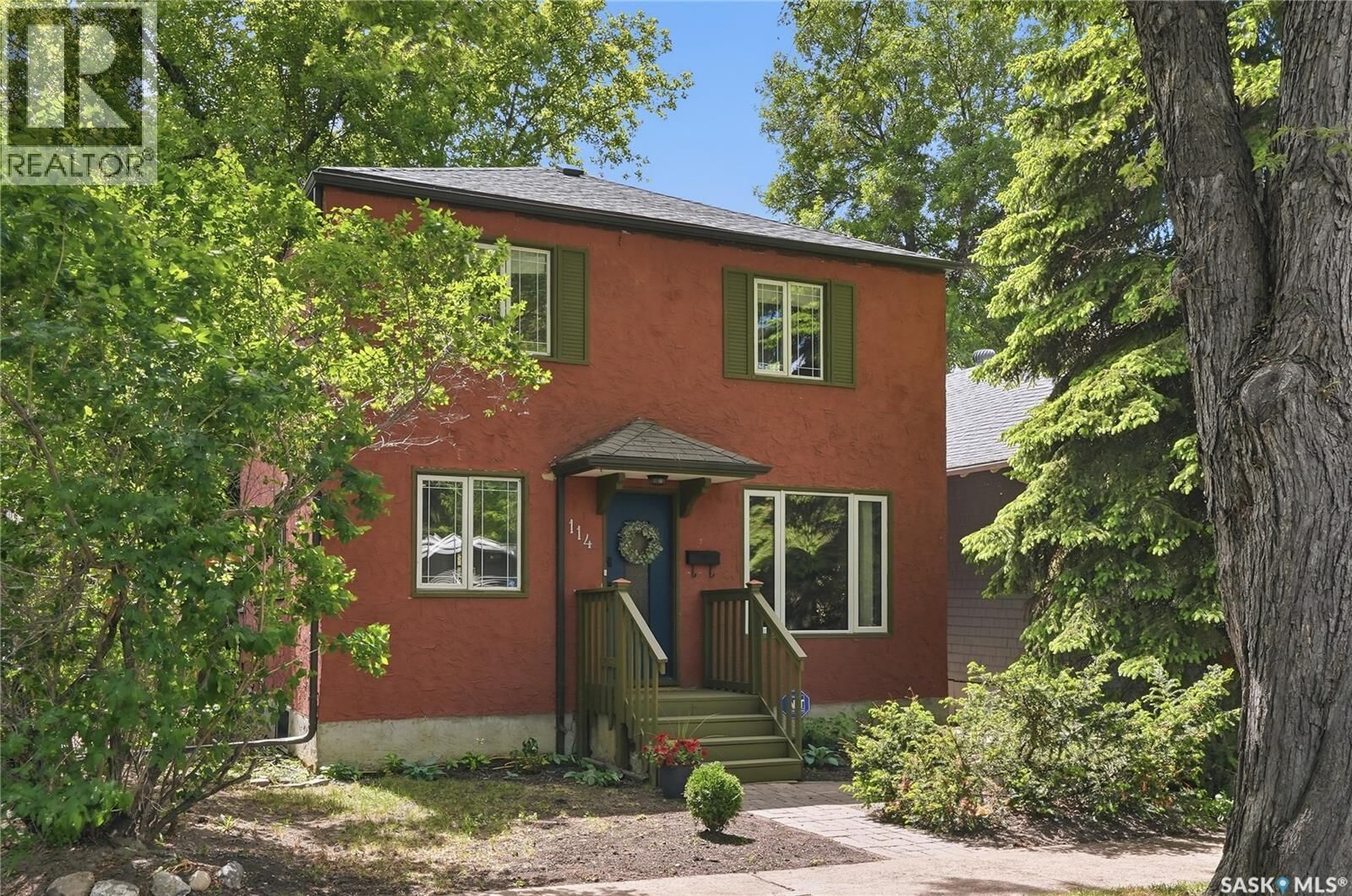 Property Photo:  114 7th Street E  SK S7H 0W8 