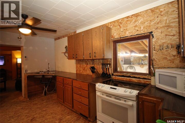 Property Photo: 641 Railway Avenue SK S0N 0T0