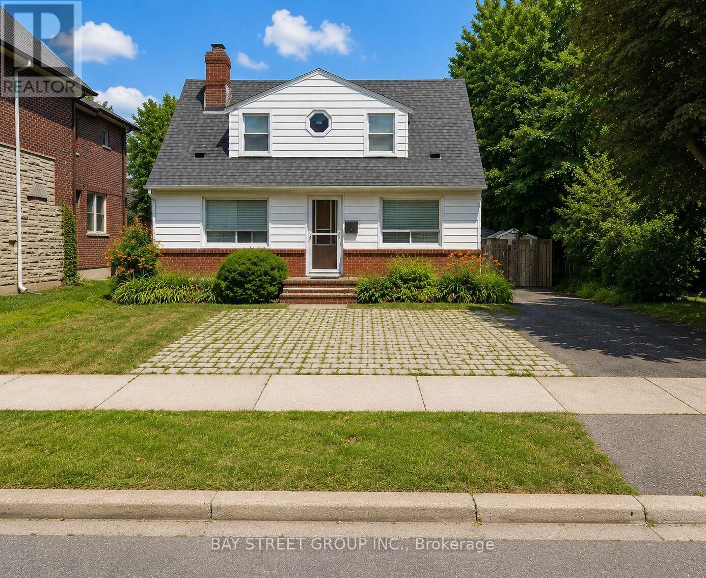 Property Photo:  9 Glenborough Park Crescent  ON M2R 2G4 