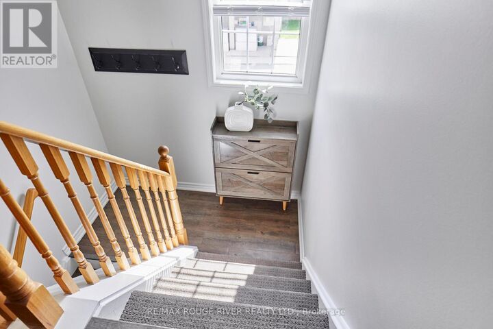 Property Photo:  92 Petra Way 3  ON L1R 0A3 