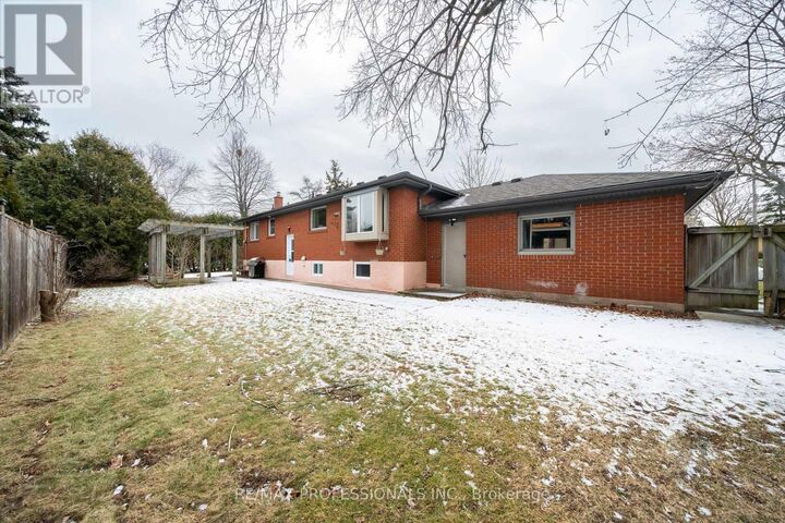 Property Photo:  635 Peele Boulevard  ON L7R 3B8 