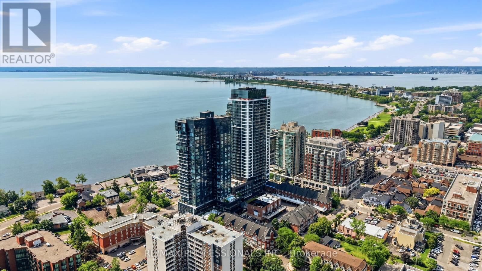 Property Photo: 2075 Lakeshore Road 2404 ON L7R 1E2