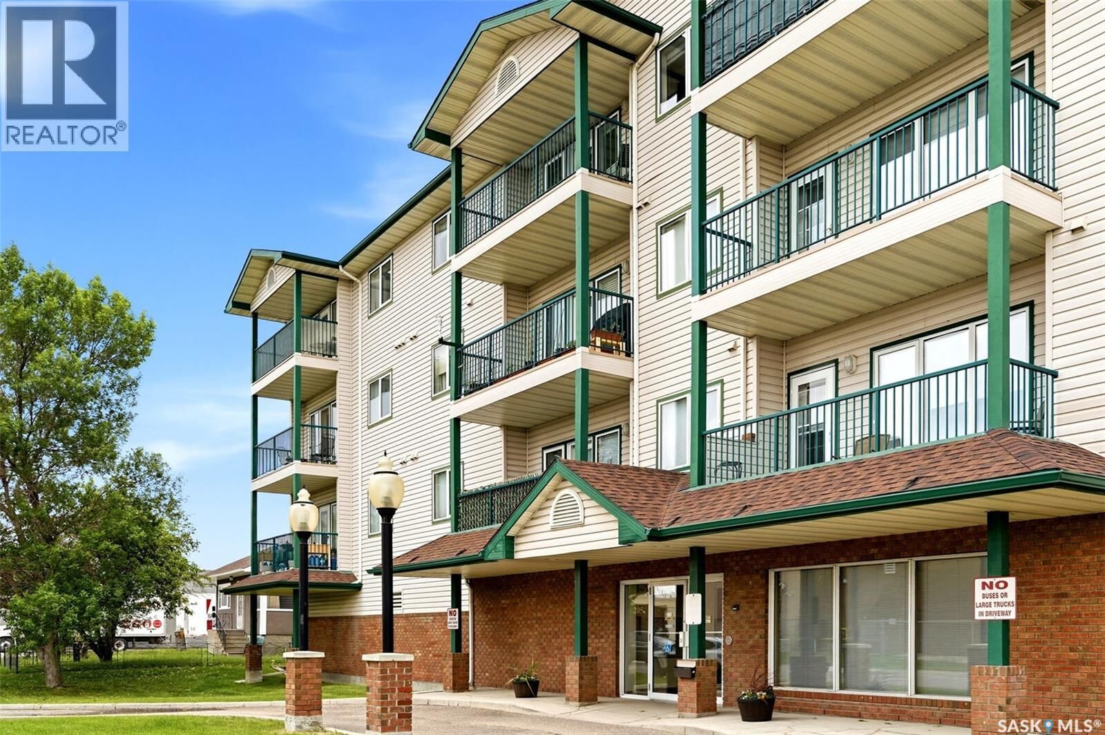 Property Photo:  403 205 McIntyre Street N  SK S4R 3B7 