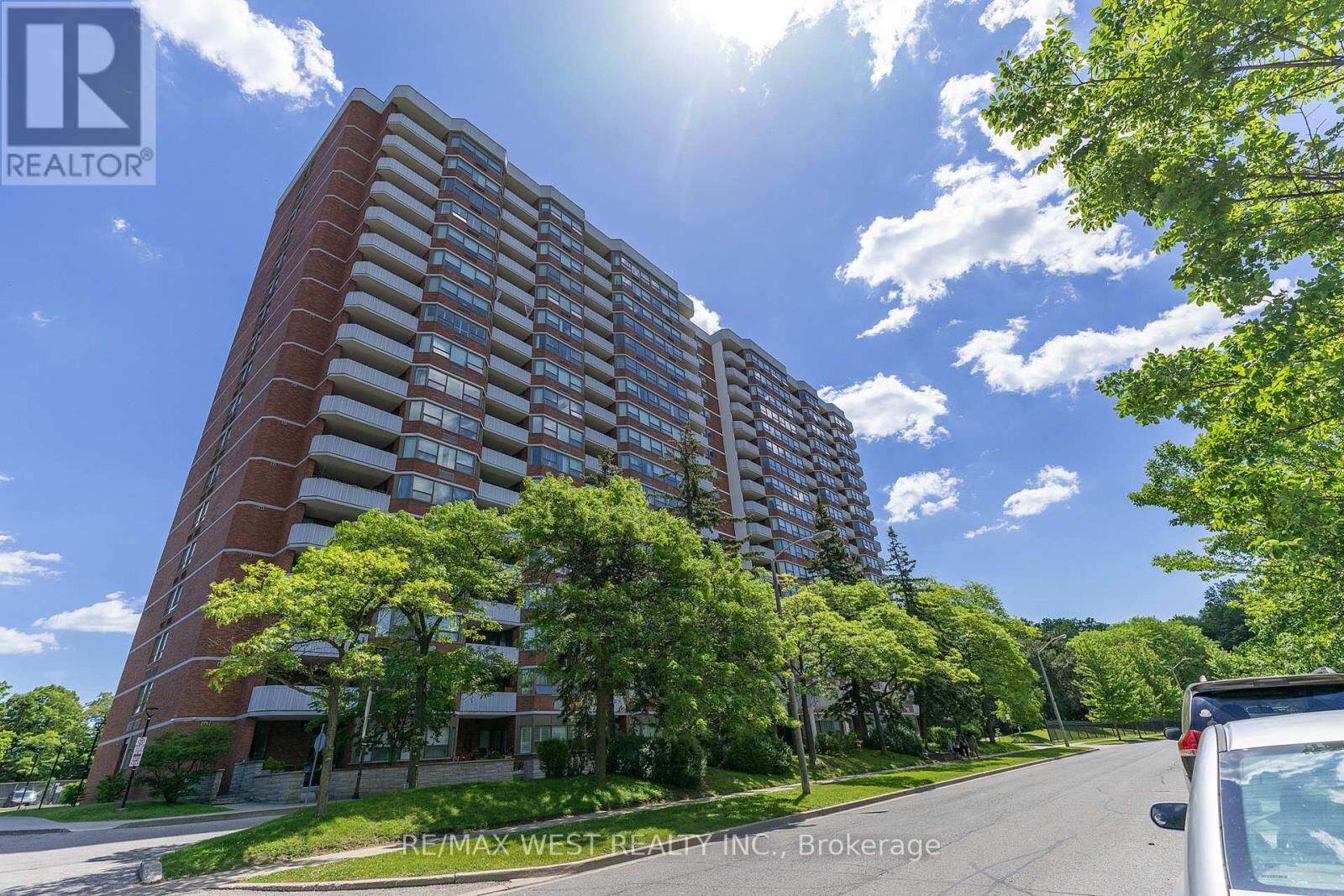 Property Photo:  121 Ling Road 1509  ON M1E 4Y2 