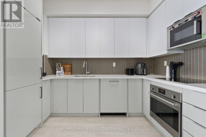 Property Photo:  2916 Highway 7 1104  ON L4K 0K6 