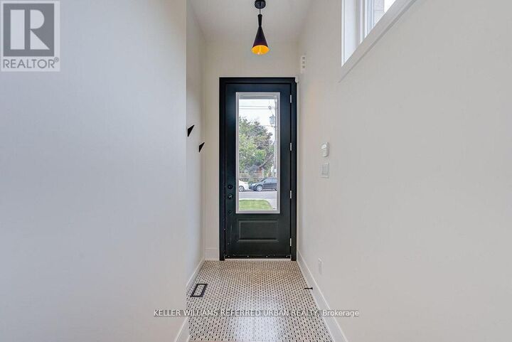 Property Photo:  16A Maple Avenue North  ON L5H 2S1 