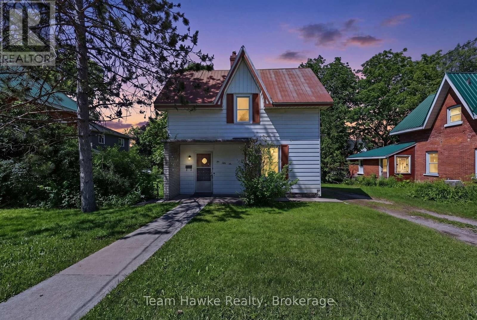 Property Photo:  256 Manly Street  ON L4R 3C6 