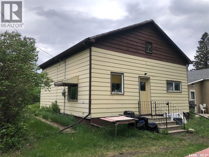 Property Photo:  300 Durham Street  SK S0A 4A0 