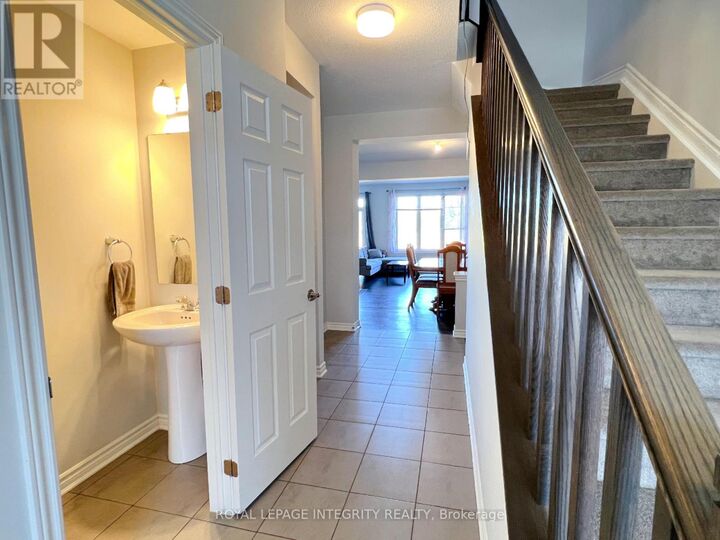 Property Photo:  49 Bermondsay Way  ON K2S 2Y7 