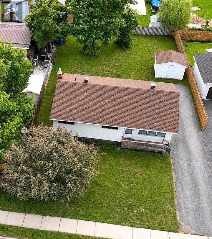 Property Photo:  15 Northern Ave W  ON P6C 3E2 