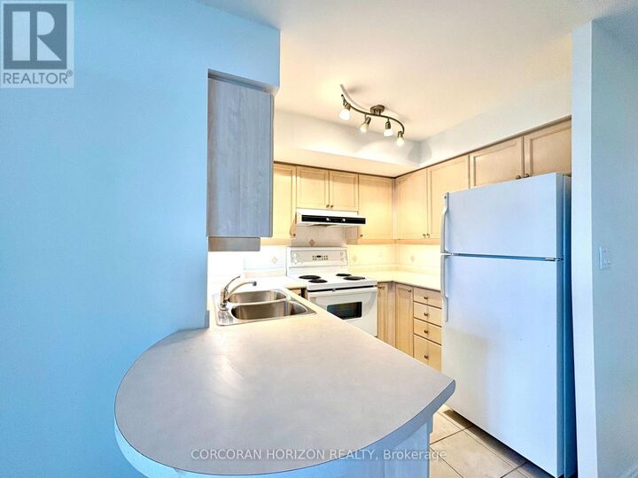 Property Photo:  1 Rean Drive 314  ON M2K 3C1 