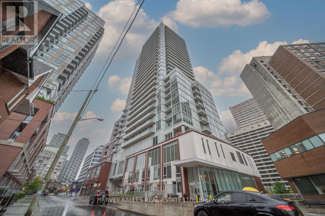 Property Photo: 33 Helendale Avenue 2607 ON M4R 1C5