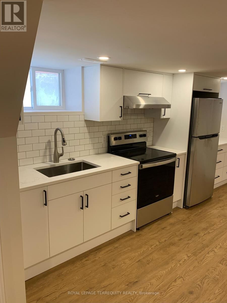 Property Photo:  1527 Dufferin Street Lower  ON M6H 3L5 
