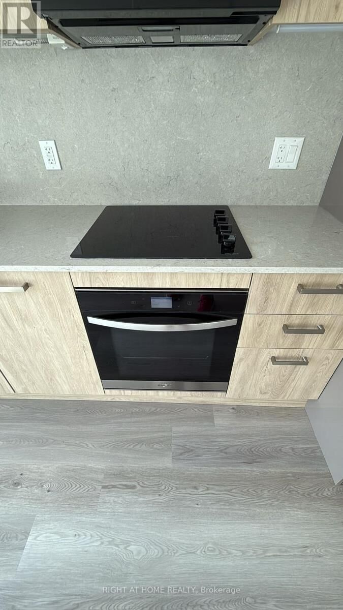 Property Photo: 280 Dundas Street West 1706 ON M5T 1V4
