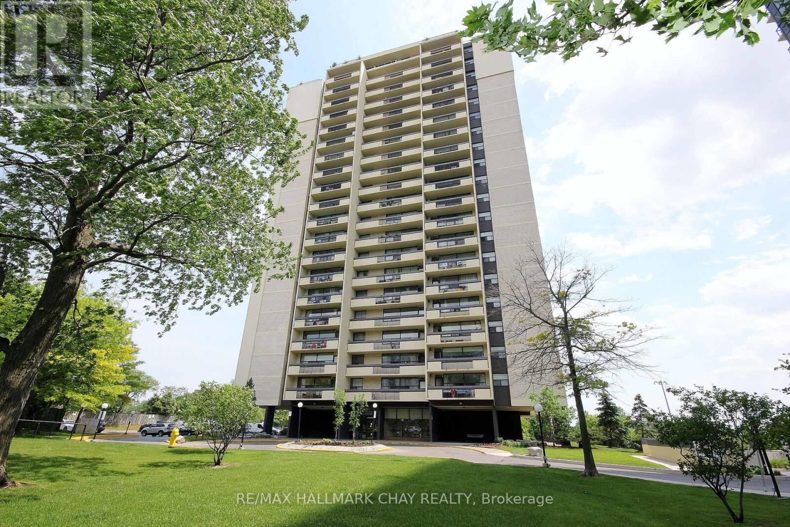Property Photo:  1455 Lawrence Avenue West 1707  ON M6L 1B1 