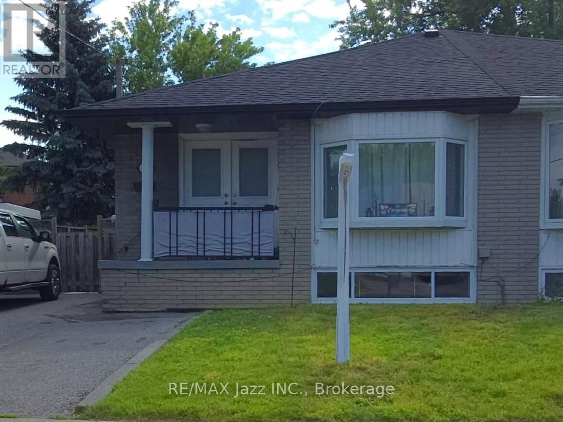 Property Photo:  127 Lupin Drive Basement  ON L1N 1X9 