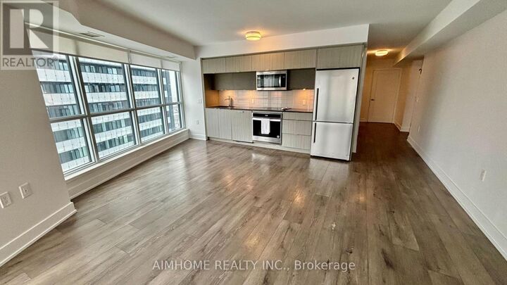 Property Photo:  585 Bloor Street East 1722  ON M4W 0B3 