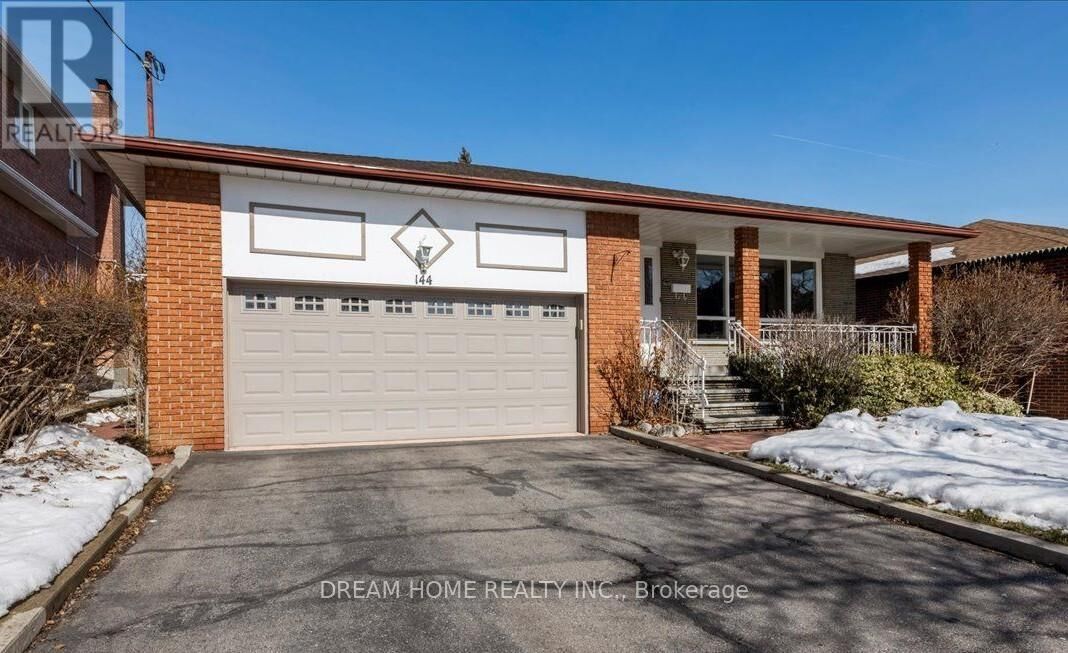 Property Photo:  144 Pleasant View Drive  ON M2J 3R4 