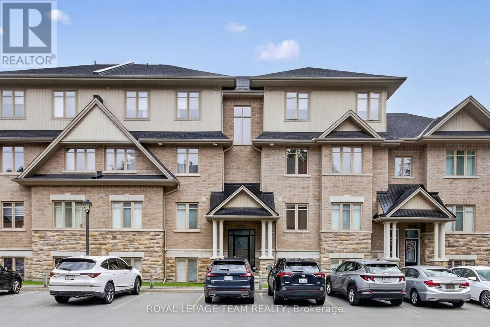 Property Photo: 1013 Beryl Private H ON K1V 2M4