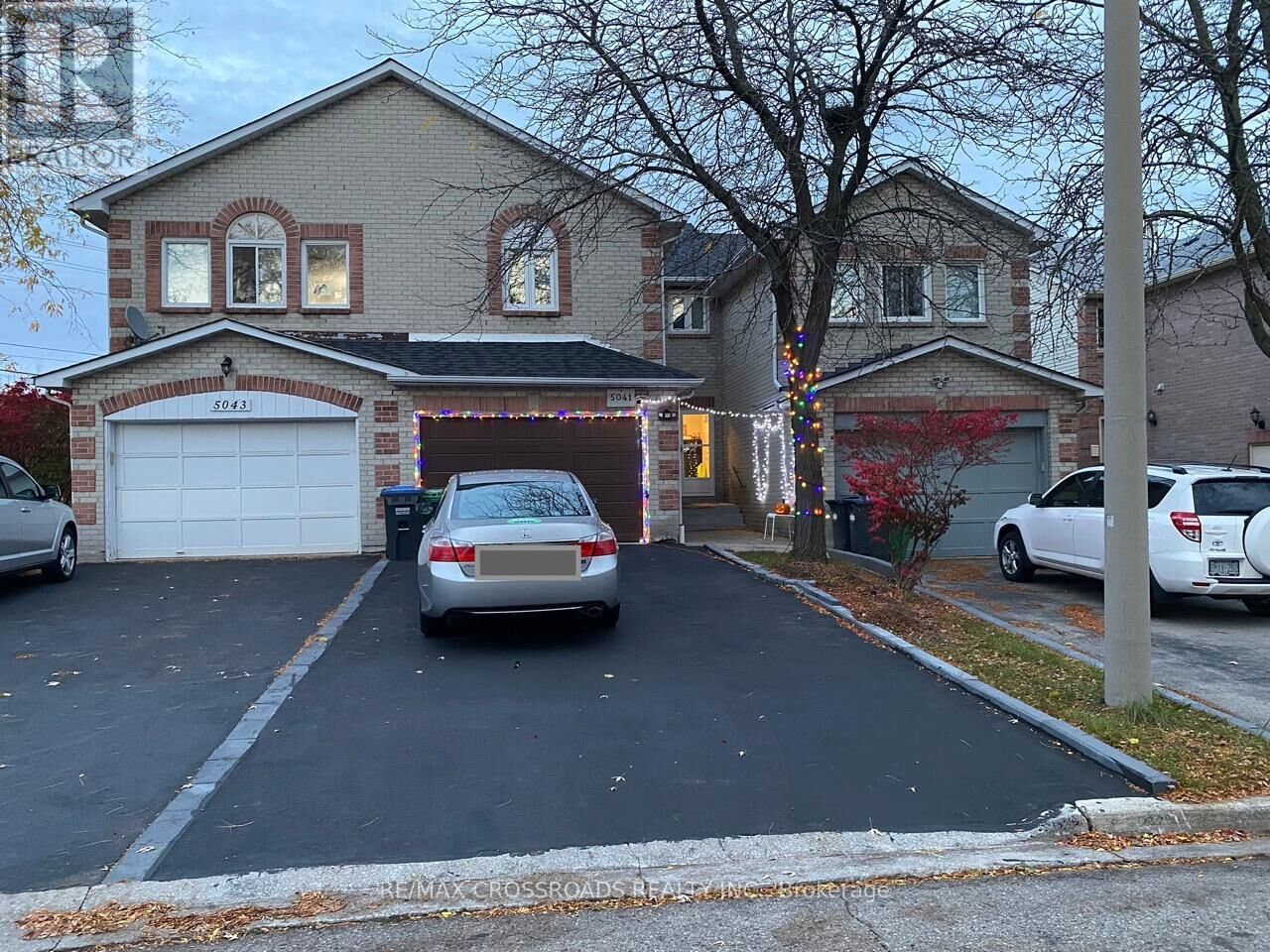 Property Photo:  5041 Rundle Court  ON L5M 4A4 