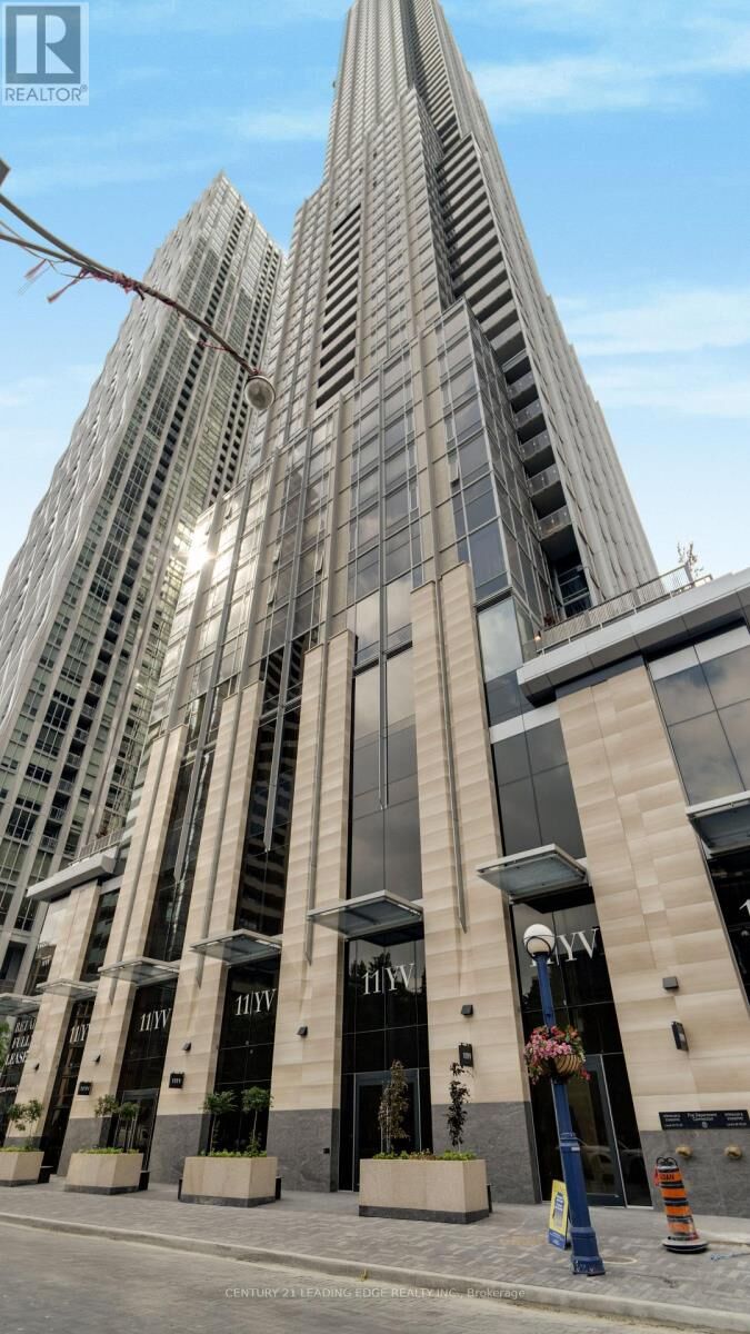 Property Photo:  11 Yorkville Avenue 3005  ON M4W 0B7 