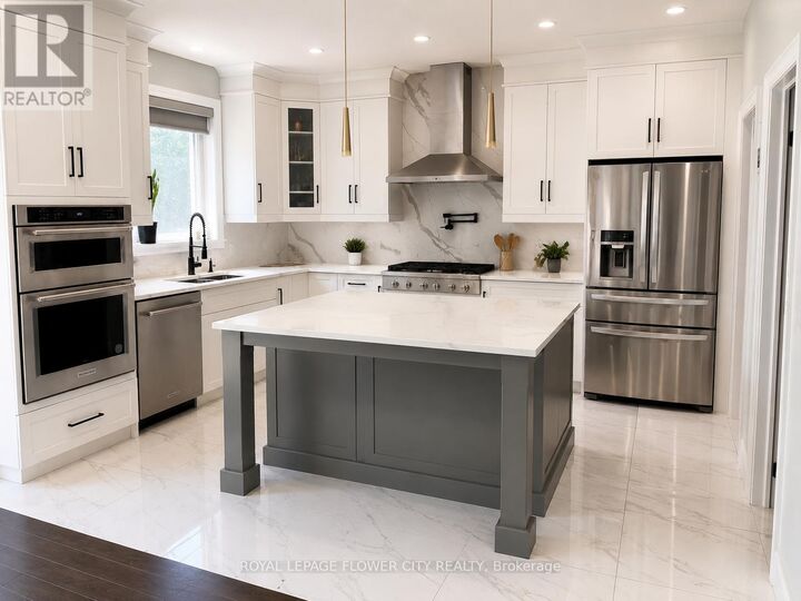 Property Photo: 141 Birdie Court ON N4T 0N3