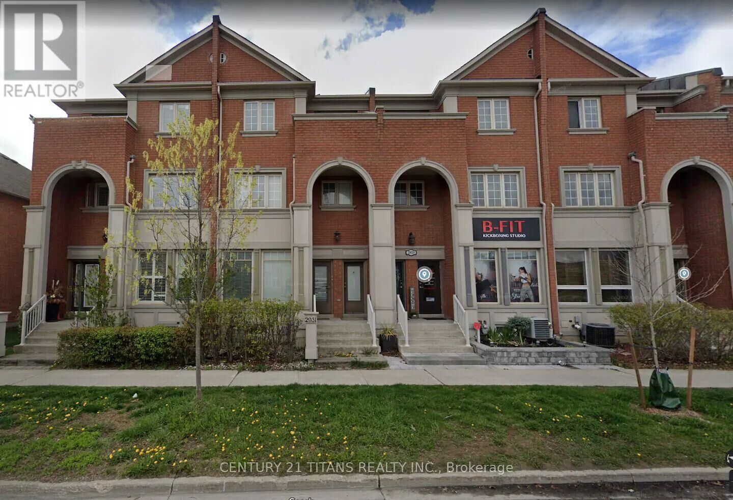 Property Photo:  2931 Bur Oak Avenue South Main  ON L6B 1E6 