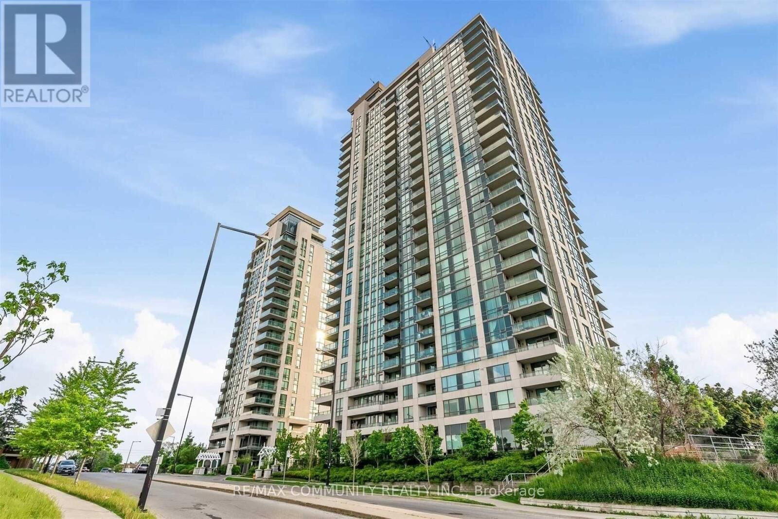 Property Photo: 88 Grangeway Avenue 2207 ON M1H 0A2