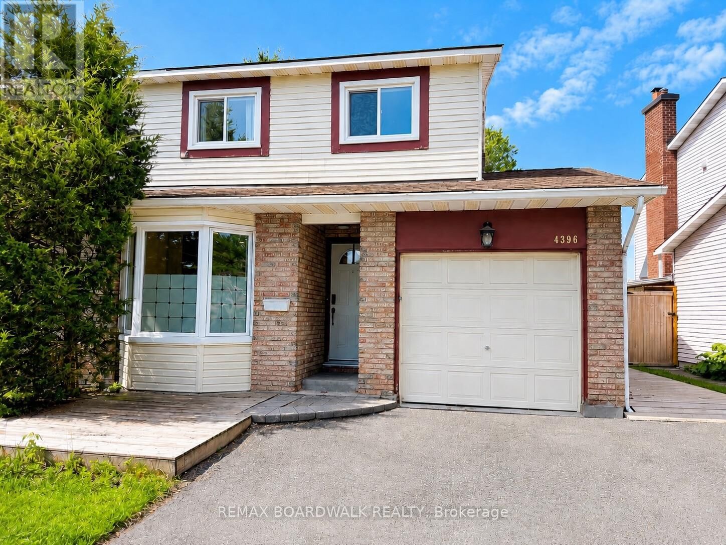 Property Photo:  4396 Whittaker Crescent  ON K1B 4P2 