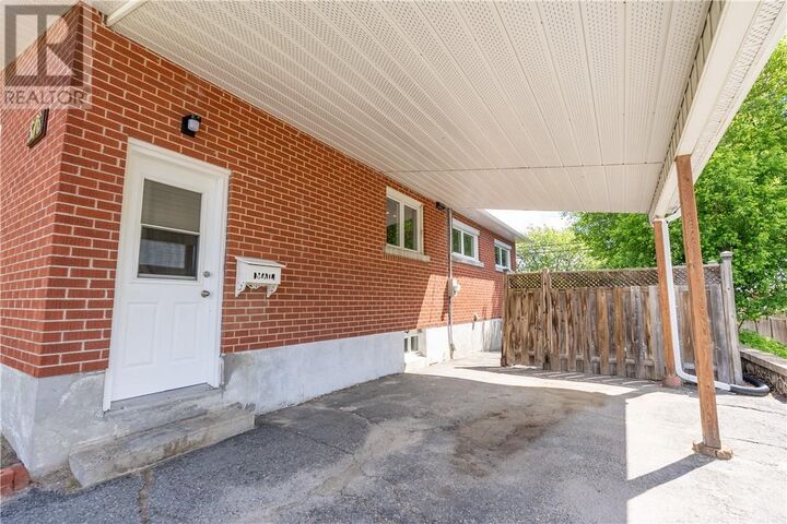 Property Photo:  376 Sandra Boulevard  ON P3C 3K9 