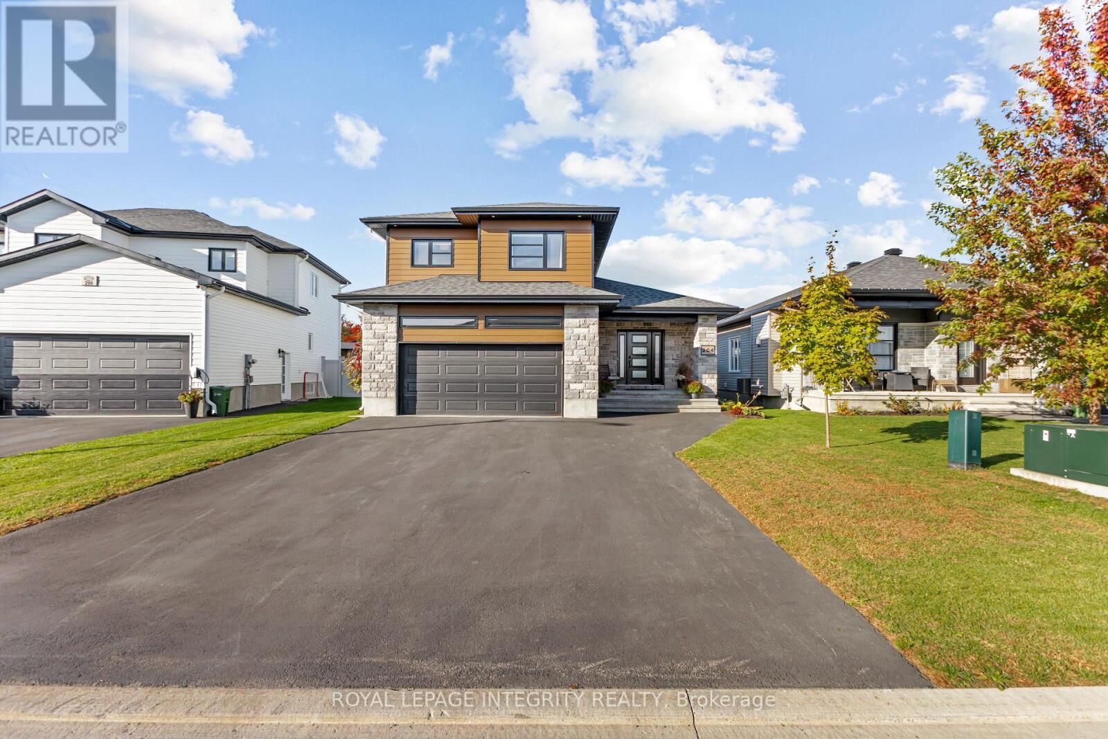 Property Photo: 204 Hybrid Street ON K0A 1W0