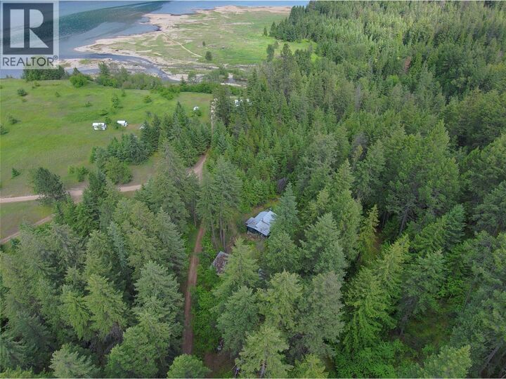 648 Lower Arrow Lake Road — photo 1
